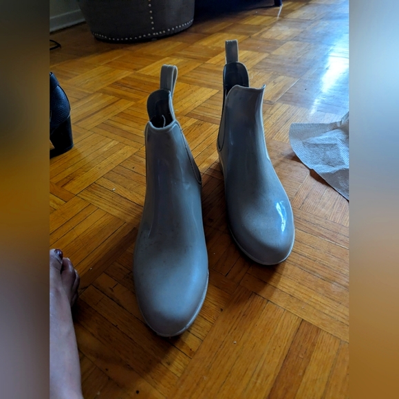 Grey Chelsea Boots Size US 10 - Picture 1 of 3